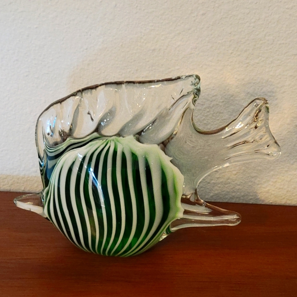 Vintage ,Handcrafted Art Glass Green Tropical Fish Sculpture Figurine.